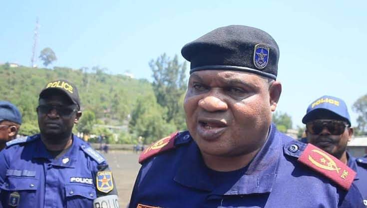 Le chef de l'état <a href="/fatshi13/">Félix A. Tshisekedi</a> peut faire confiance a ce digne fils du #lualaba Gen Philémon Patience  Yav qui travail tres bien

"La population s’est exprimée, ils ont parlé le même langage avec la police et c’est fini. Qd le peuple dit non a quelque chose il faut écouter"