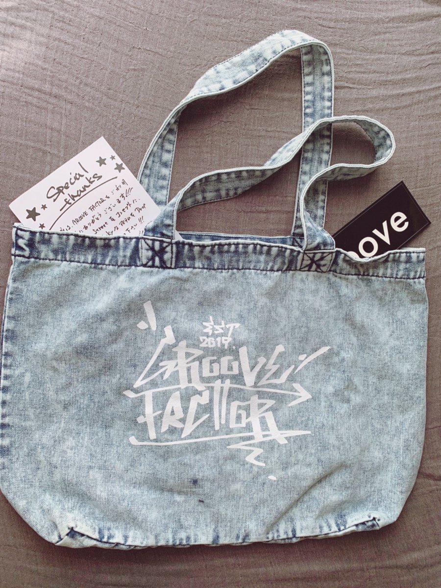 roe_hybrid's tweet photo. [GROOVE FACTOR]さんのデニムバッグ届いたーー！想像の100倍可愛いze☆ステッカーもありがtu☆

#GrooveFactor
#GrooveBAG https://t.co/yLjfmAvkWz