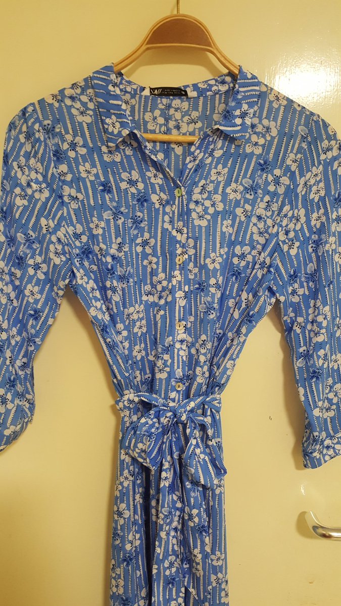 HomeColl's tweet image. Last day of term and Commem! @HomeColl girls are wearing summer dresses to honour the occasion.