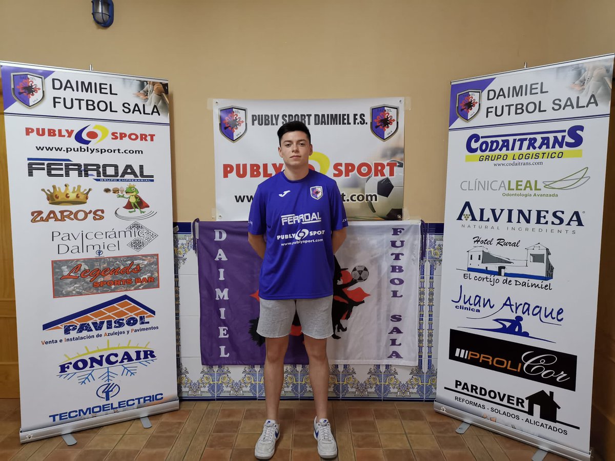 DaimielFutSala's tweet photo. 🎙🎙🎙🎙📣📣🚨🚨🚨
👨💻👨💻👨💻✍✍🏠🏠🏠📌📌
Fichaje!! 📝🚨🚨🚨
#KikeRamirez
Primer fichaje 👌👶👇👇 https://t.co/iIM24T1enR