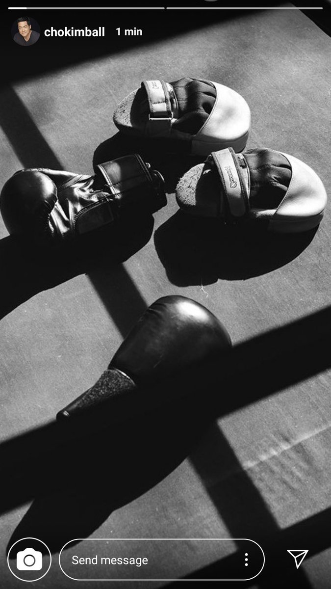 ➩ 4.9 - She& #39;s beauty, she& #39;s grace and she& #39;ll punch you in the face