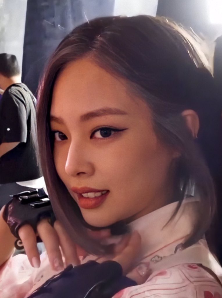 sshuuk0's tweet photo. this hairstyle and hair color really suits jennie 😭💓

#JENNIE #BLACKPINK #HowYouLikeThat https://t.co/m29ttKAvBz