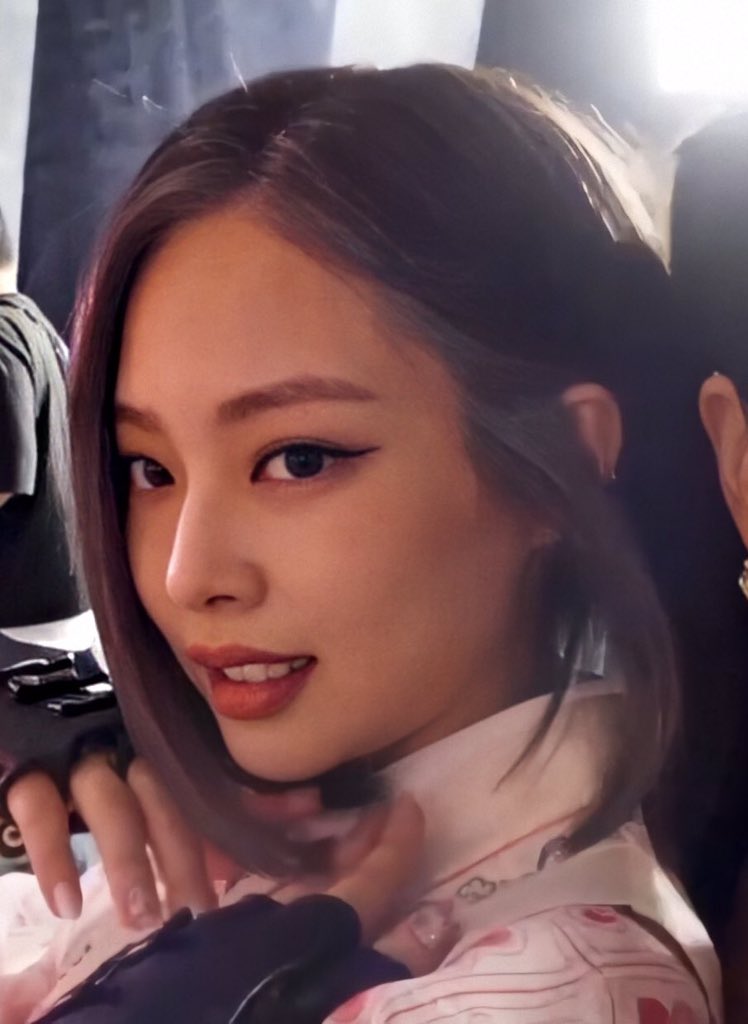sshuuk0's tweet photo. this hairstyle and hair color really suits jennie 😭💓

#JENNIE #BLACKPINK #HowYouLikeThat https://t.co/m29ttKAvBz
