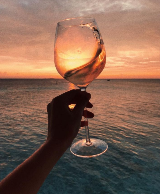 Hi #winelover! #HappyFriday! 😀🥂🍷
Some 🔝 #wine folks 2 follow! @marcome @soavewine @reversewinesnob @quentinsadler @arto_koskelo @monikaelling @rekaharos <a href="/MrScottEddy/">Scott Eddy ✈️</a> <a href="/tedgioia/">Ted Gioia</a> <a href="/susannacrociani/">Susanna Crociani</a> <a href="/winewankers/">The Wine Wankers 🍾🤛🎉🥂</a> <a href="/awanderingwino/">Shawn Burgert</a> <a href="/JediWineMaster/">J Simonetti-Bryan MW</a> @timaktin @1winedude #winelovers #FF