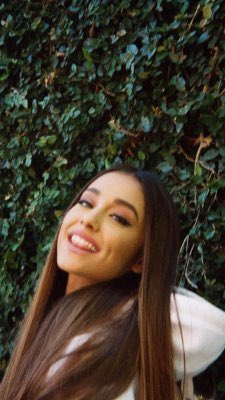 piffyi's tweet photo. The woman who has helped me come out of dark places just by being an amazing person, speaking on things in terms of taking care of her mental health, music, heart of gold. My favorite artist of all fucking time PERIODT. Enjoy your day😘🥰😍@ArianaGrande #HappyBirthdayArianaGrande https://t.co/8jnRcyACki