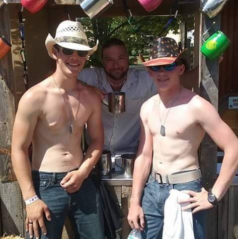 NoMatterGaming's tweet photo. @WildBillsSoda Found This Photo Stashed away in my old Facebook photos... and can't I say don't we all look great 😜😎 #WildBillsSoda https://t.co/jonzqdWfbA