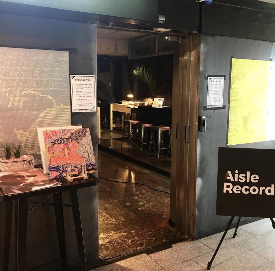 Espere encontrar funk, jazz, electro y house de AisleRecords quienes han "curado" una colección de vinilos envidiados por la mayoría de los aficionados.

No podemos esperar para escuchar su selección de sonidos en bit.ly/3fK77ZH hoy a las 9AM Argentina 9PM JST / 8AM ET.
