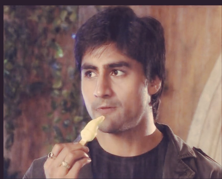 Anurag Ganguly eating kulfiiiYummyyyyyyyyy  #HarshadChopda  #TereLiye  #TereLiyeOnHotstar #Bepannaah