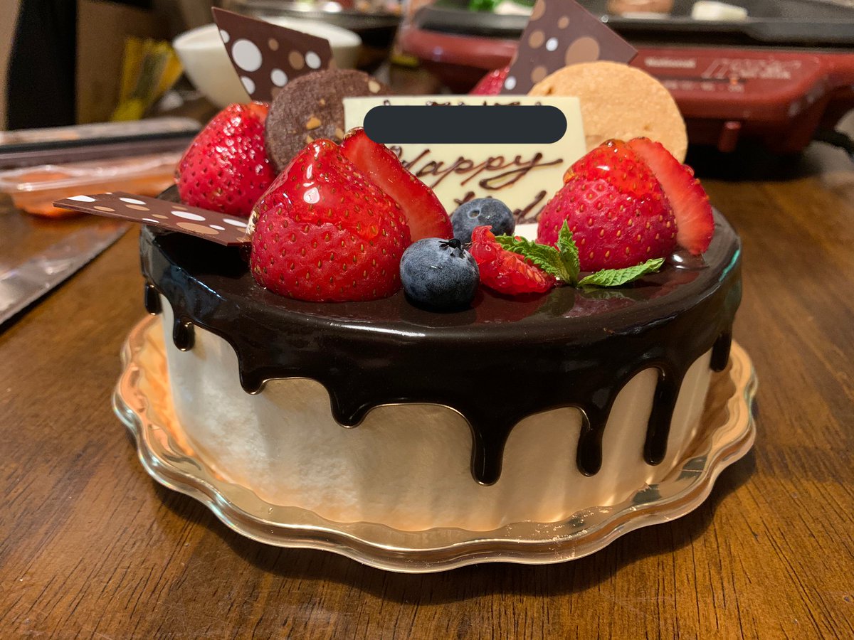 ぼこ 岐阜県本巣のさんらいず って言う洋菓子屋さんのケーキらしい オセロって名前のケーキだって