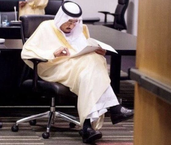 mnnaal6's tweet photo. #الملك_سلمان_بن_عبدالعزيز

بين  صفحات التواريخ ورفوف الكتب 
والله انه ما يخلد سوى الاسم الركيز 

تقصر كبار الاسامي..  مع كبار الرتب 
عند طاري الكنق سلمان بن عبدالعزيز https://t.co/6lvDnOOaMg