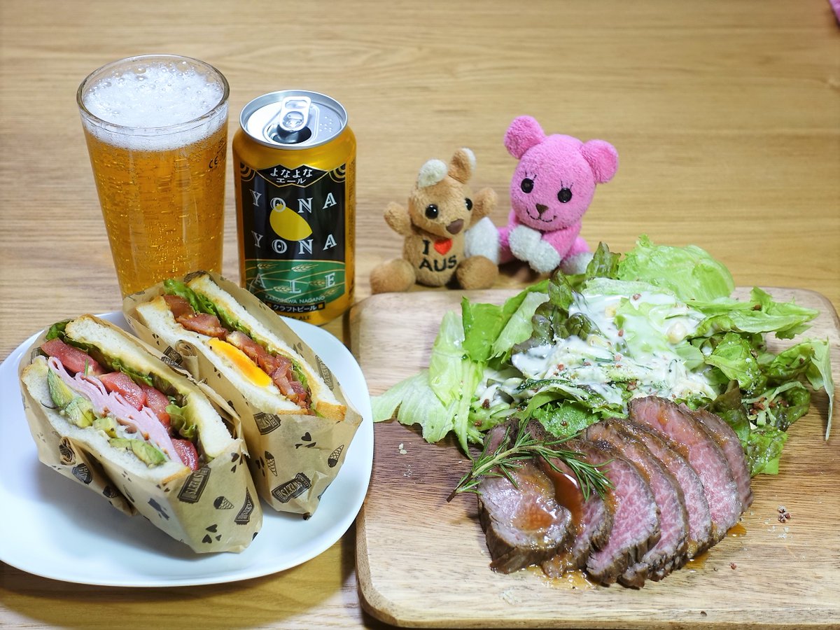 pinkmomo45's tweet photo. #ヤッホーブルーイング お取り寄せで。
4種類のビールを飲み比べて、おうちごはん♥
「クラフトビールのすゝめ」と、
「こんばんは　ヤッホーブルーイング」の説明書付き♡

#おうちごはん
#クラフトビール
#よなよなエール
#クラフトザウルス
#水曜日のネコ
#インドの青鬼
#postpet
#AUSくん https://t.co/I6iIGoV65y