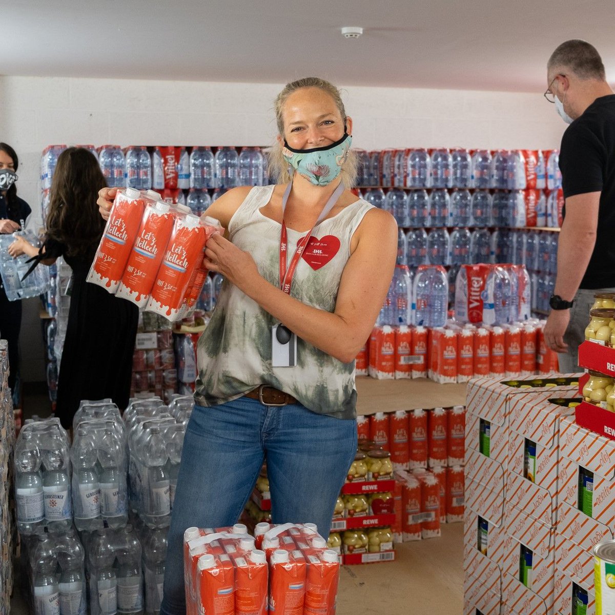 DoclerHoldingLU's tweet photo. Happy Friday everyone!
Elisabeth is a Luxembougish organization that provides assistance in childcare, education, disability care, and elderly care. This morning we provided beverages, meats, and other foods to Elisabeth.
#DoclerCares #doclersquad #happyfriday #givingback https://t.co/UTW3GBZJVM