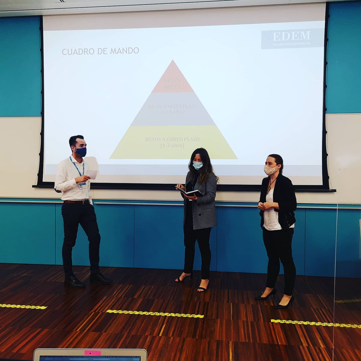 amibondia's tweet photo. Primera formación presencial post confinamiento. Con mascarillas y distancias pero descubriendo cómo el "personal branding" es la herramienta más potente para cumplir nuestros sueños.
Feliz por esta bienvenida en el #MBAJunior de la bonita @EDEMempresarios
#formación https://t.co/ni9PYqmLJ9