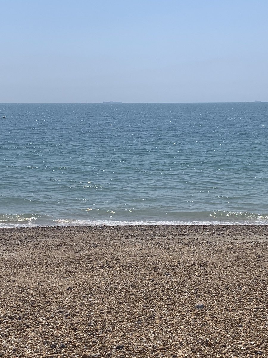 HelenEarwaker's tweet photo. This was the view from this mornings pop up (tent) office. Peaceful and (surprisingly) genuinely productive! Can’t complain 😀🏖 ⛺️ #southsea #workingfromhome https://t.co/lXsJKDs4ml