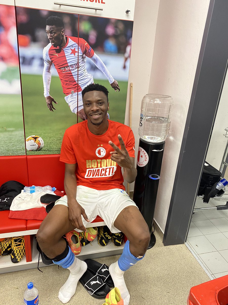 ibratraore27's tweet photo. #hotovo20 🏆🥇🔴⚪️❤️🙏🏾 https://t.co/KPaHaDttnr