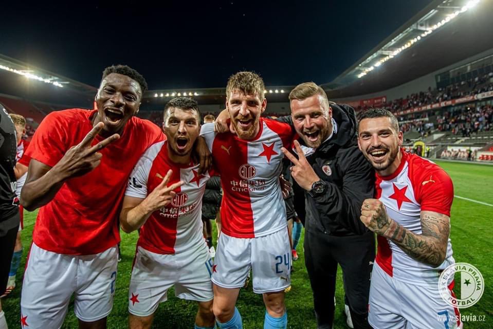 ibratraore27's tweet photo. #hotovo20 🏆🥇🔴⚪️❤️🙏🏾 https://t.co/KPaHaDttnr