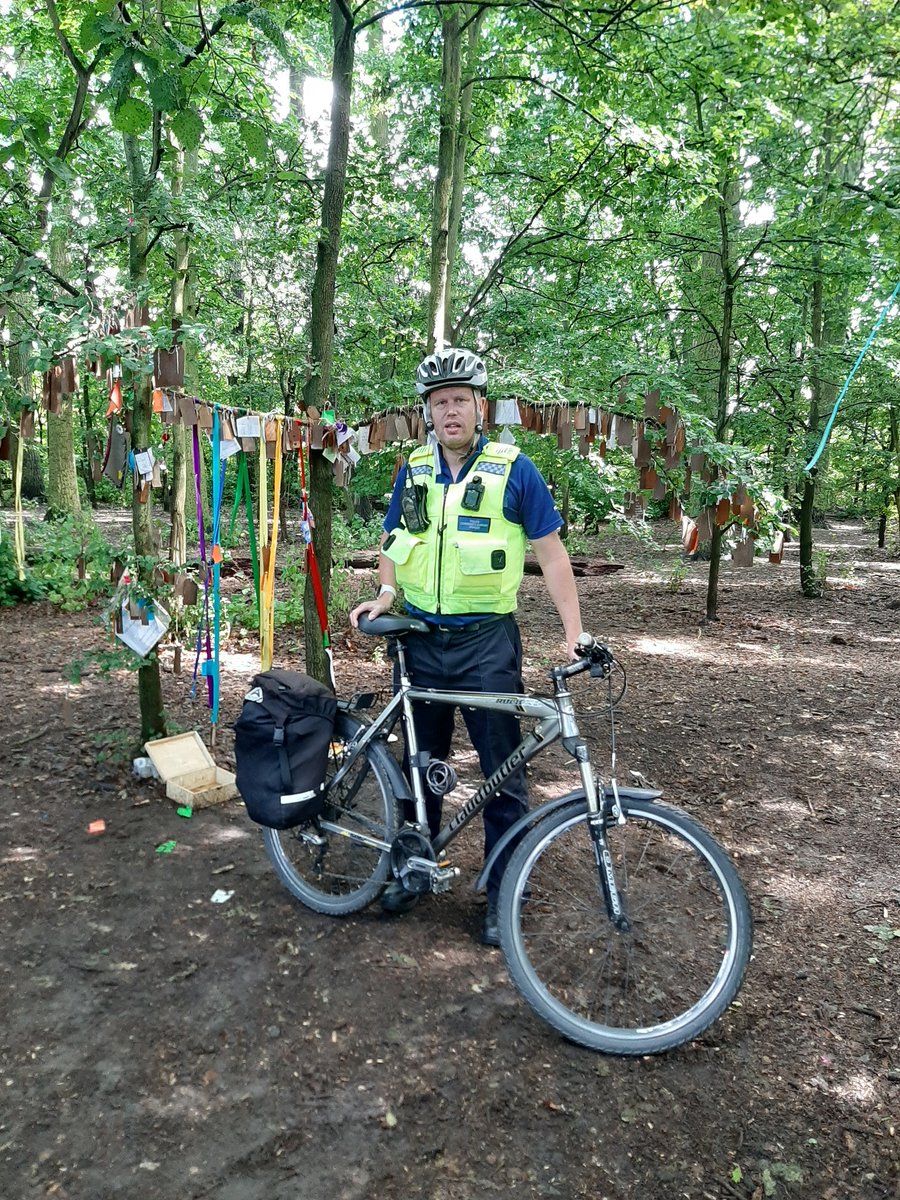 HuntsCops's tweet photo. During my patrol of Loves Farm I came across this fairy trail done by the local children. It brought a smile to my face. It was nice to catch up with local residents and my patrols included the Hogsden Leys and Lannesbury Crescent area of the estate #PCDAN #COMMUNITY #SaferCambs https://t.co/ds7Z9VRAtB