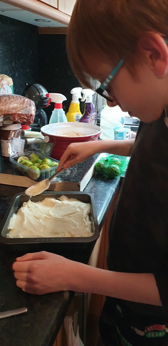 UtopiaprojectU's tweet photo. Overwhelmed with the response to our @barnardos #isolationbakeoff π Amazing to see so many young people developing practical skills with their families and baking some pretty tasty treats along the way! ππ€©π #FridayFeeling #Cooking #BakeOfftheProfessionals https://t.co/kBnOvJJN2d
