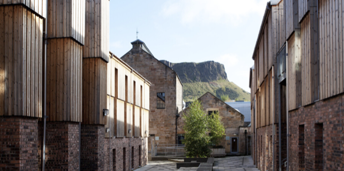 'Edinburgh is the perfect fusion of old and new' - <a href="/UniofEdinburgh/">Edinburgh University</a> student Eoin on living in the Scottish capital. Eoin shares more reasons why #Edinburgh is a great city for students in his article for The Common Room: bit.ly/3g9RIBl