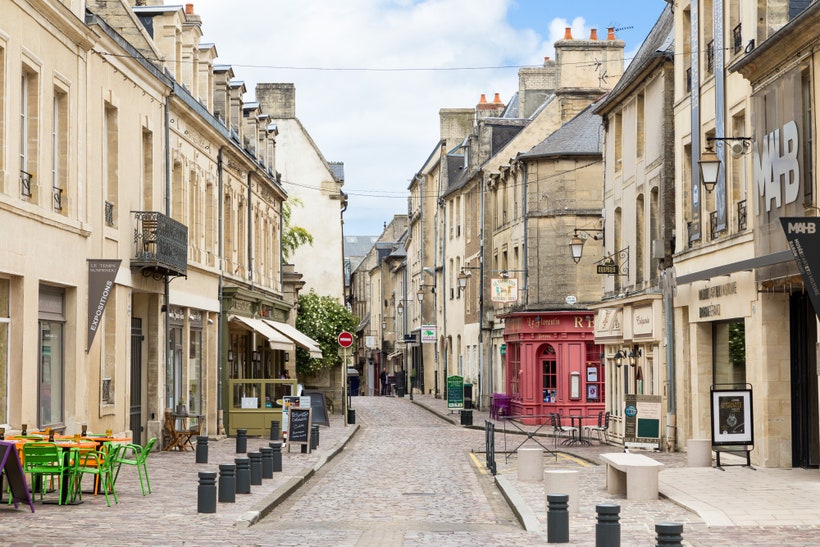 CNTraveler's tweet photo. 17 beautiful small towns in France, for your mental travel needs: https://t.co/lvn5R8HSEJ https://t.co/gqKGbwLcij