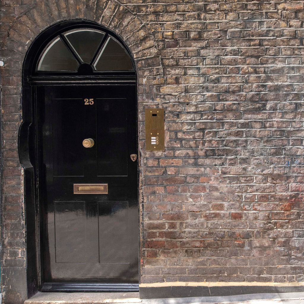 TheFineArtSoc's tweet photo. 25 Carnaby Street is our new home in London.
Keep in touch for a behind the scenes look at our new London townhouse gallery in Soho in the run up to our opening later in the summer.
__
#TheFineArtSociety #London #artgallery #georgian #townhouse #storefrontcollective https://t.co/UPpzvWRaso