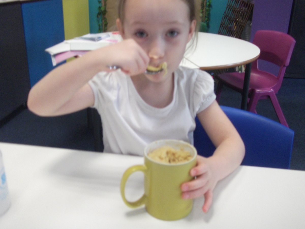 A hug in a mug! ❤️
Today, we made chocolate chip mug cakes! 🧁😋
@coopnightingale