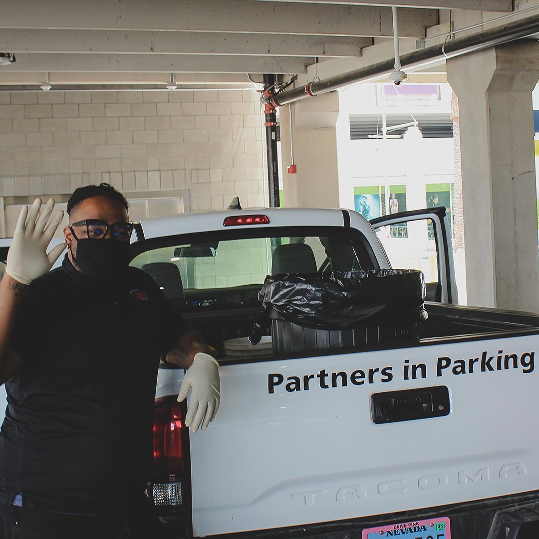 LAZParking's tweet photo. Happy Friday, LAZ Nation! Our Partners in Parking never skipped a beat when called to support essential workers with their parking needs. Way to #OwnTheMojo, team! #PartnersInParking #PartnersInCaring #EssentialWorkers #LAZFamily #ParkingHeroes #FriYay #FridayFeels #FridayFeeling https://t.co/XR39EG9HpL