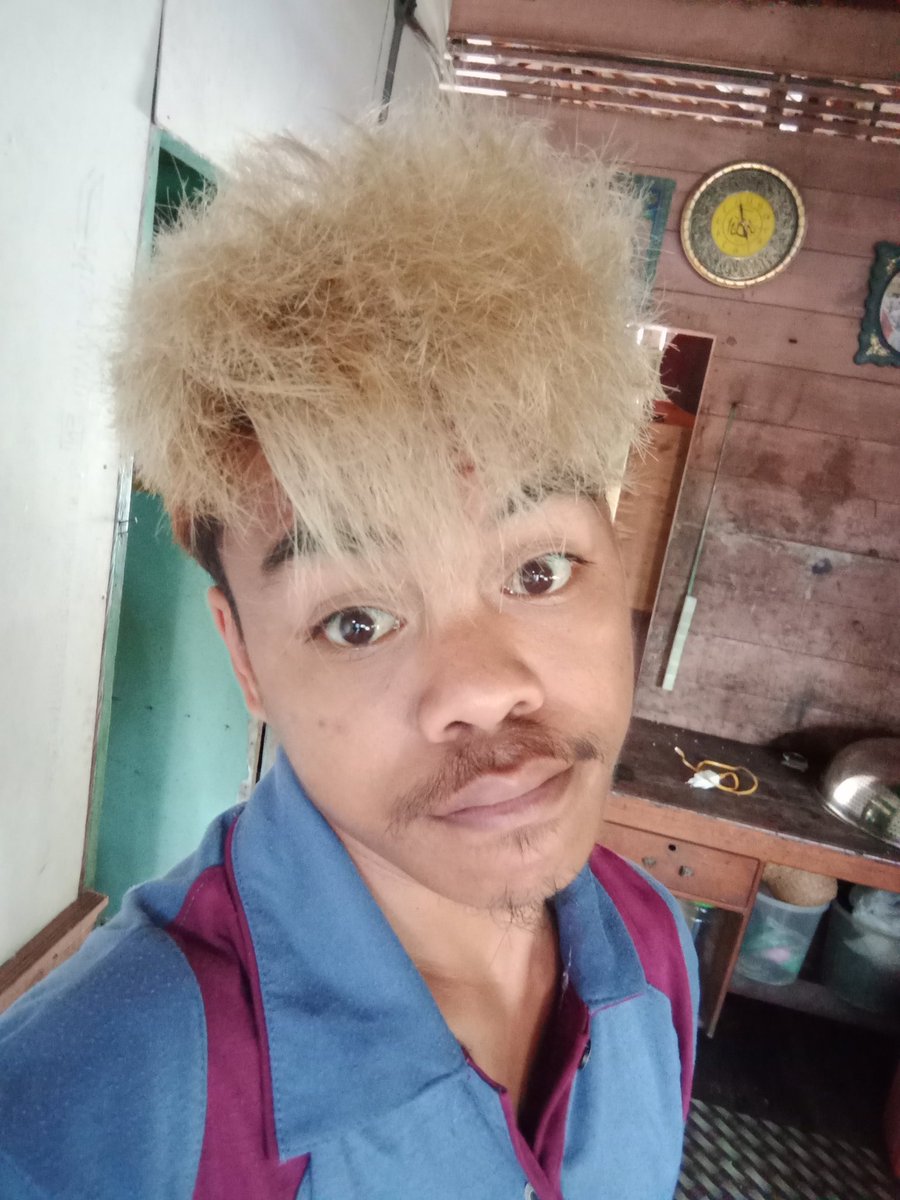 Juliantoe93's tweet photo. hallo guys https://t.co/xcrANw9mwM