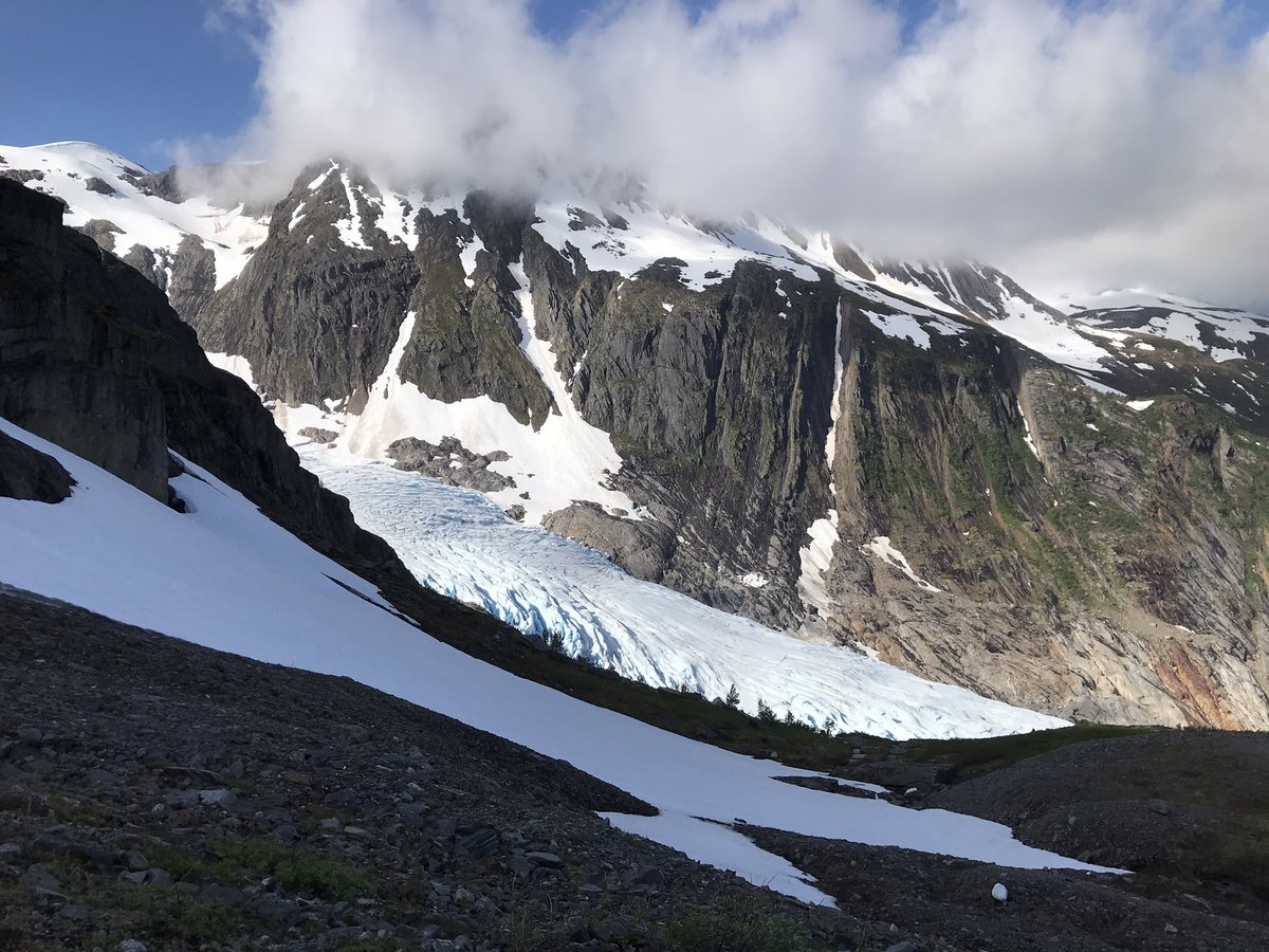 DrMiriamJackson's tweet photo. Same #glacier, same view but this time with sunlight! A few more hours work in #Engabreen tunnel then back to Oslo. #svartisensubglaciallaboratory #glaciologist https://t.co/KKRPtT3AE9