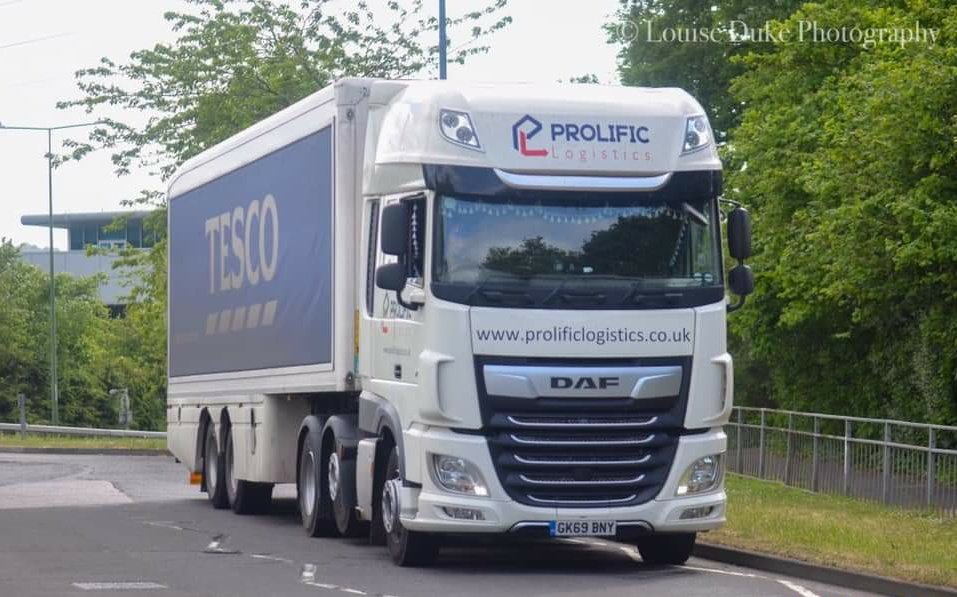 ProlificLogist1's tweet photo. It's not too often our trucks are spotted on the job, out and about. Thanks to Louise Duke Photography for capturing this shot of one of our trucks doing some Tesco work. #prolificlogistics #logistics #dafxf #tesco https://t.co/ELSMoZA4jY