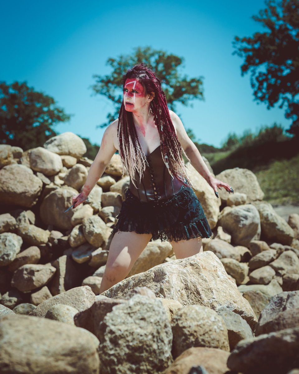 AniPics_de's tweet photo. Ein weiteres Bild aus dem Shooting mit Phaidra Cosplay
#fantasygirls #desertphotoshoot #femalewarrior #wooldreadlocks #vikingwarrior #devilgirl #amazone #fantasycostume #fantasymakeup #wooldreads #anipics https://t.co/48wrZ1DFv8