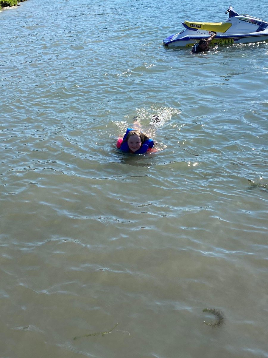 MacChannie's tweet photo. @Newlands_PS Poppy has found a new hobby she loves with her Daddy Jet skiing 🚤🚤 https://t.co/xGzNVm0hpZ