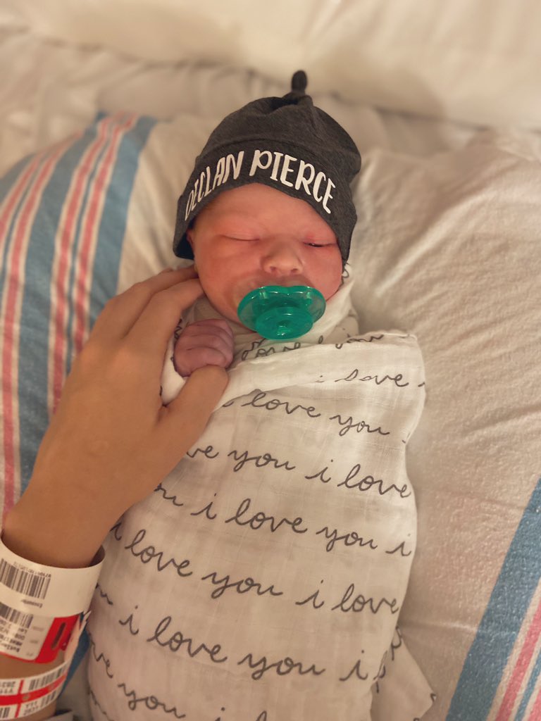 𝘭𝘰𝘶 tweet media