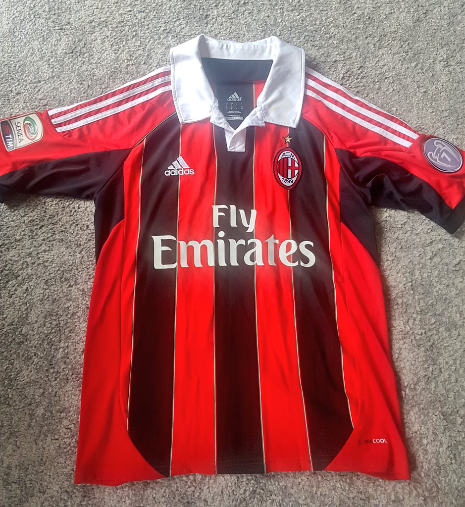 Day 85:AC Milan home, 2012/13.Complete with the Serie A sleeve badge and the name of Lionel Messi's successor and future Stoke City icon Bojan Krkić on the back, what's not to like. 9/10. @homeshirts1  @TheKitmanUK  @ShirtsIsolation