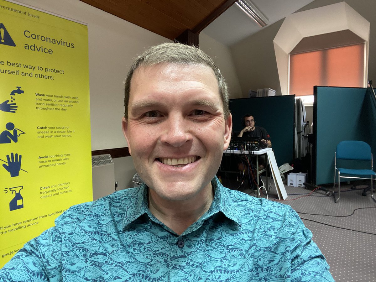 Jersey borders press conference about to begin. Highlights in this thread as we go. I’m IN the room. Me and my view.