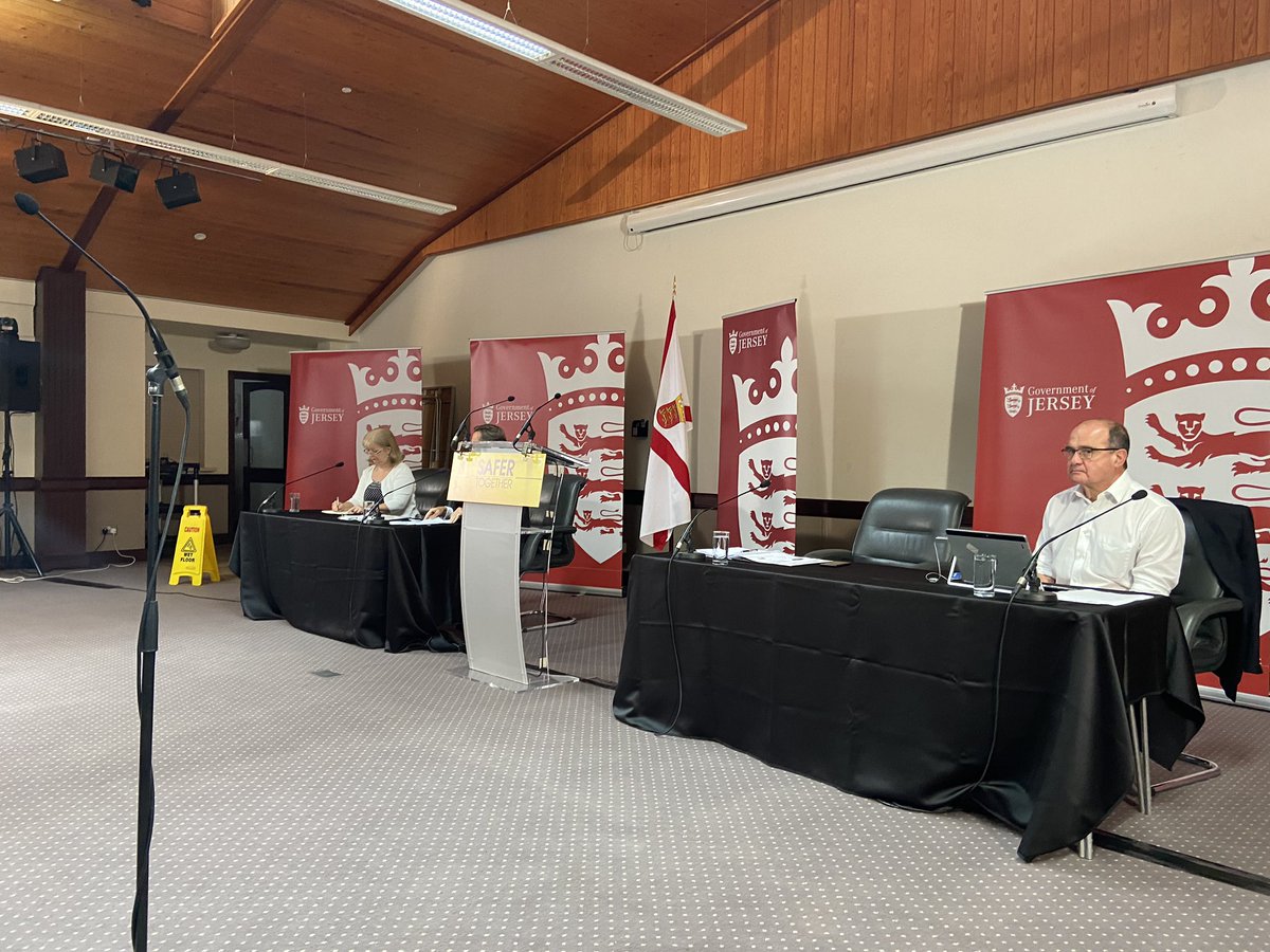 Jersey borders press conference about to begin. Highlights in this thread as we go. I’m IN the room. Me and my view.