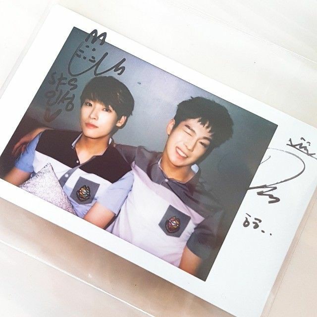 Throwback of mum with her first love[ omg who??]