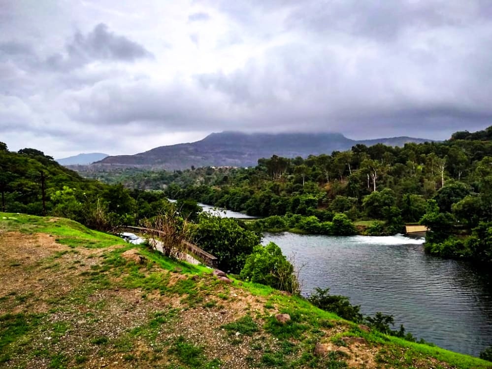 TIRofficial20's tweet photo. You like to scroll instagram feed 📲
We love to adore the nature 🏞️
We are not same bro 😌
Be a part of our TIR family and come on, lets do it together❤️☺️ @TIRofficial20 #rideforcause #StayHomeStaySafe
Dm us if any queries regarding our work https://t.co/JuUvKN19Kz