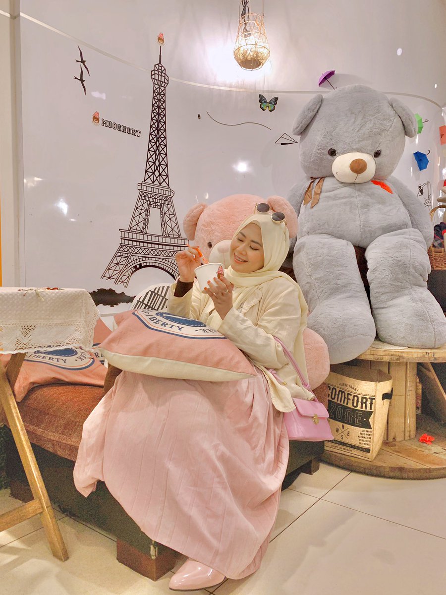  Mooghurt Cafe Icecream Yogurt dekat sini sedap sangat terdapat pelbagai topping yang sedap Pelabagai sudut untuk OotdRECOMMENDED