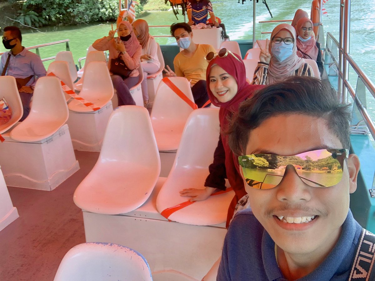  Untuk pergi ke Taman Rekreasi kita perlu menaiki bot dengan bayaran Rm 3 untuk dewasa, Rm 1.50 untuk kanak-kanak dan warga emas