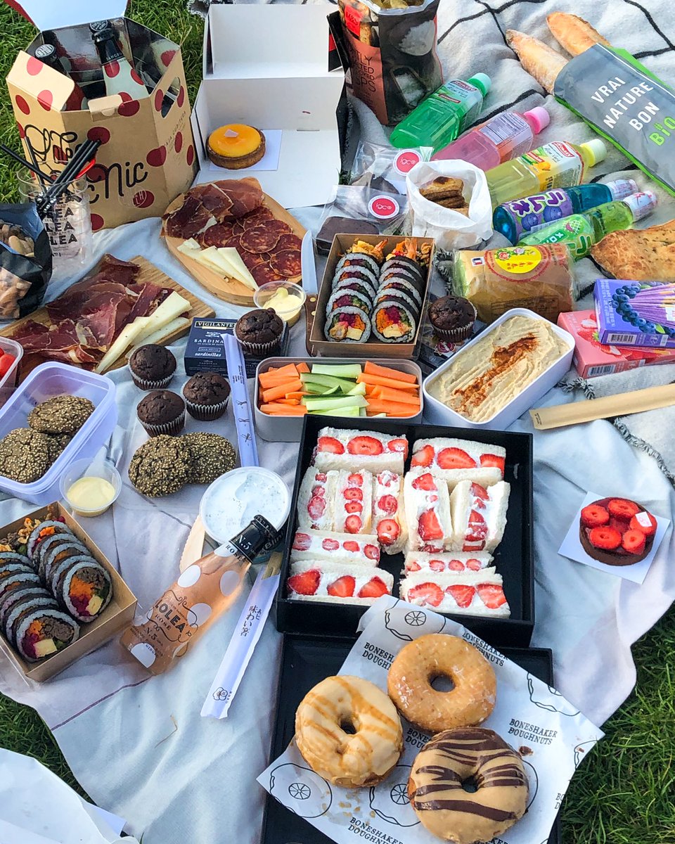 ImperatriceWu's tweet photo. J’ai bien réalisé mon pic nic dream 🥺 https://t.co/lXEHLo1IVo