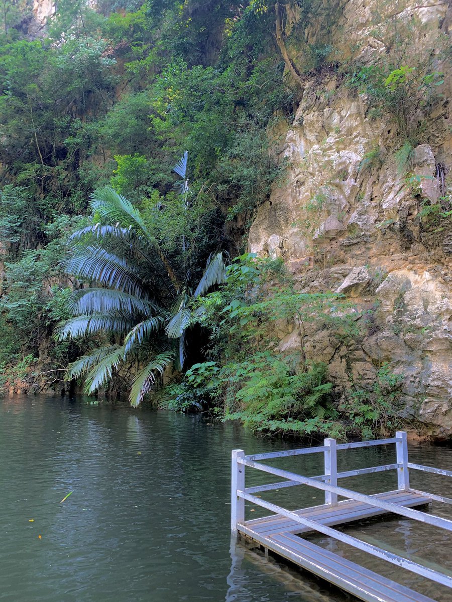  Di pintu gua untuk ke Tasik Pemandangan yang cantik