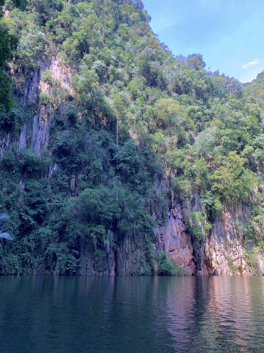  Di pintu gua untuk ke Tasik Pemandangan yang cantik