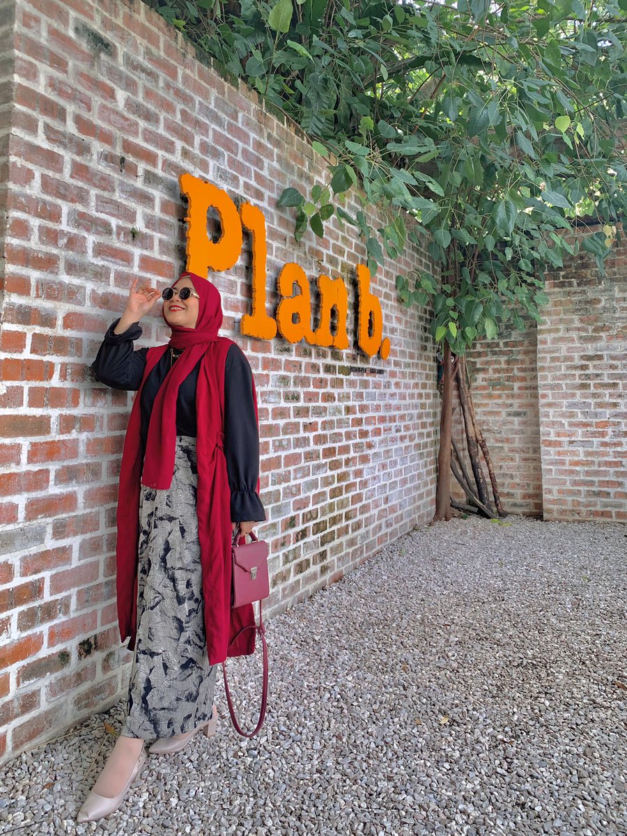  Plan B / Kong Heng Square Terdapat banyak sudut yang menarik untuk Ootd  Disini terdapat beberapa cafe dan kedai menjual cenderahati