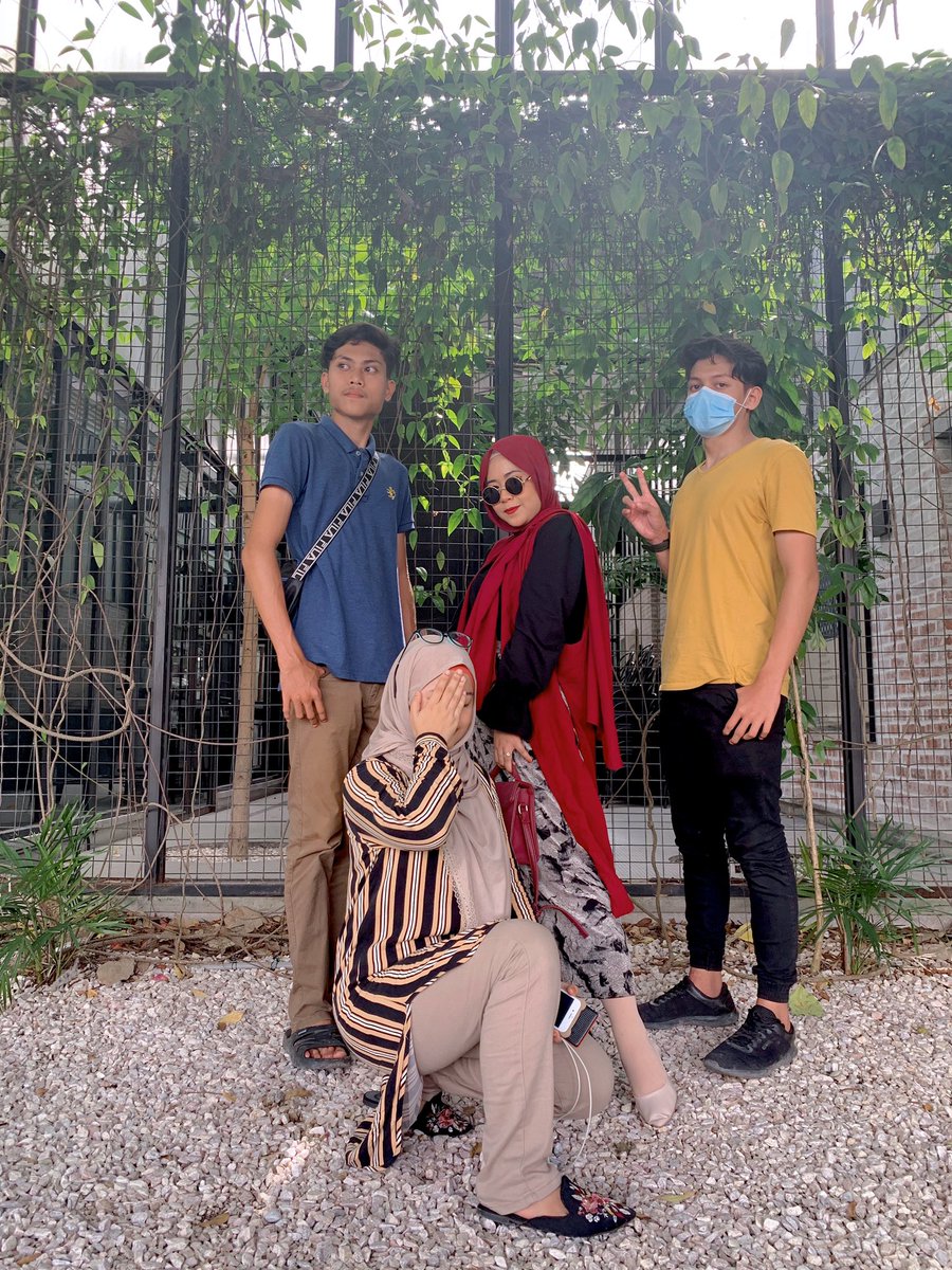  Plan B / Kong Heng Square Terdapat banyak sudut yang menarik untuk Ootd  Disini terdapat beberapa cafe dan kedai menjual cenderahati