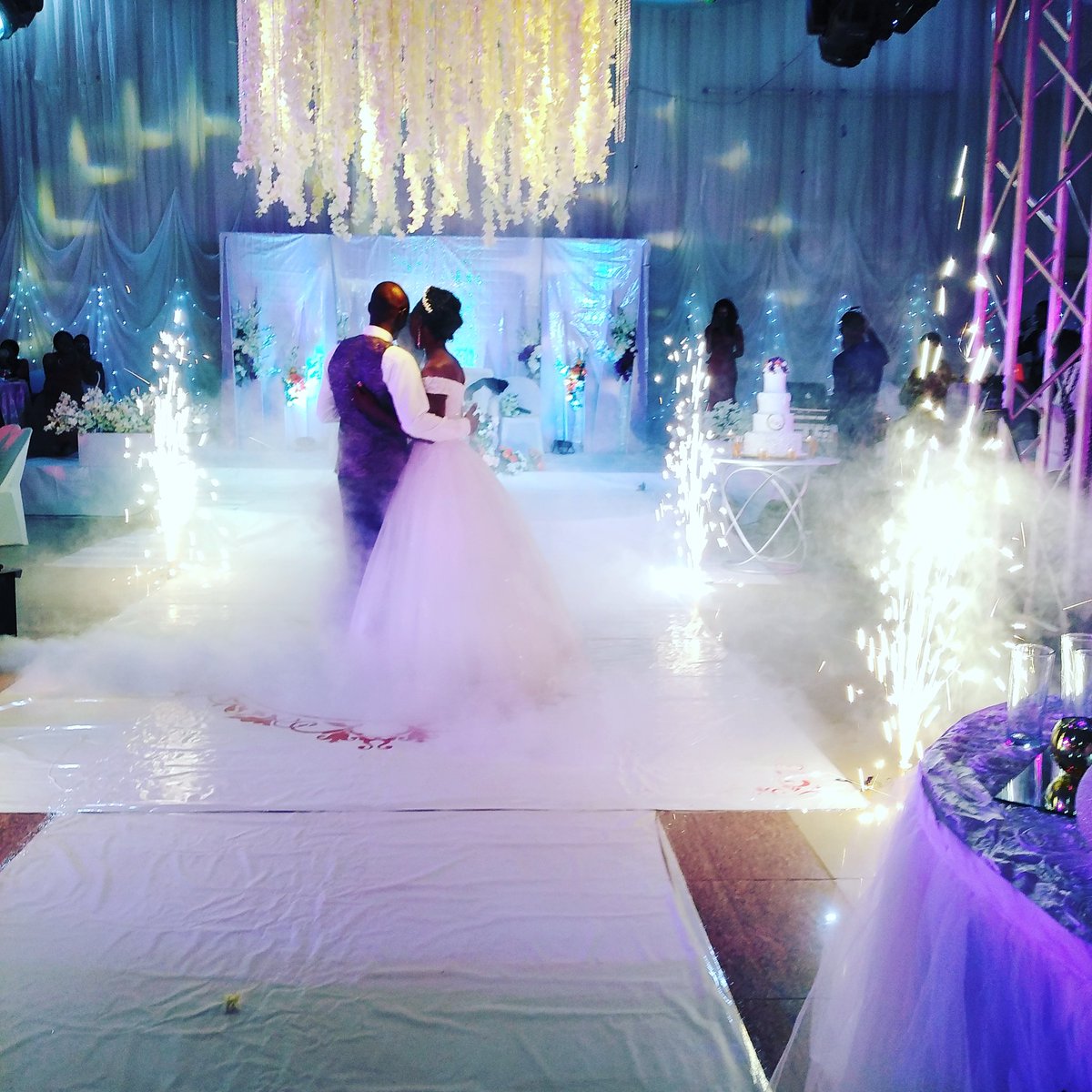 When love happens 💖💞😍
..
#decorbywytezkakes #venuestyling #eventdecorations #weddings #wytezkakes