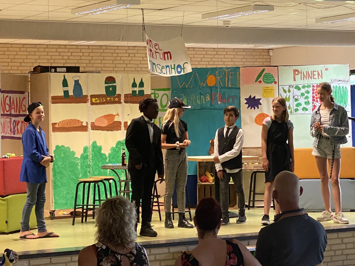Ook gisteravond hebben we weer genoten van de #afscheidsavond van groep 8. Fantastisch hoe de kinderen en leerkrachten in korte tijd een geweldige musical hebben voorbereid! <a href="/kbsdeWingerd/">De Wingerd</a>  @SKOfv