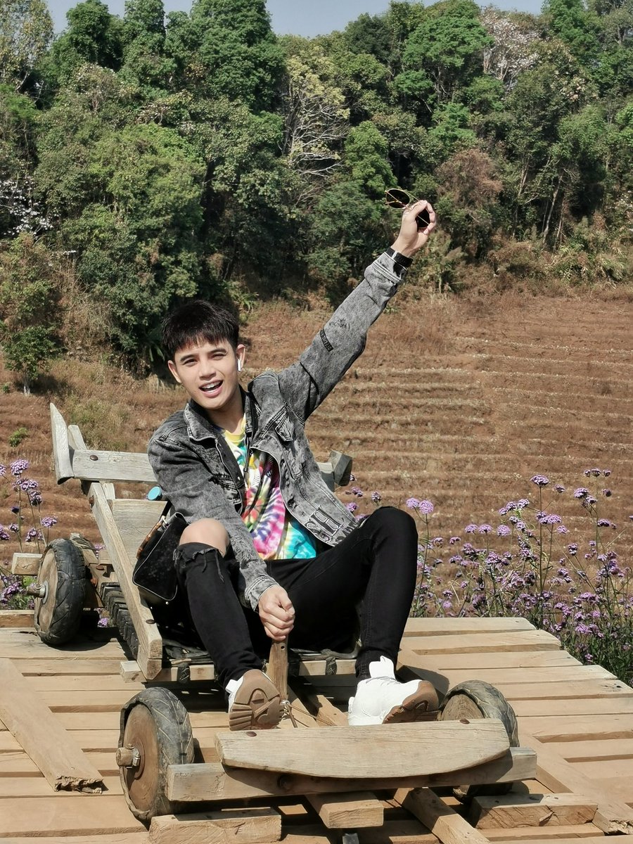 Auntypatzn's tweet photo. @Benz_jiraroj จะครบอาทิตย์แล้วนะลูก คิดถึง​กันจะแย่แล้ว มาไลฟ์วันนี้เถอะนะครับ พรุ่งนี้จะได้ไปร้านกันสะดวก นะๆๆๆ see you  😘😍 https://t.co/071zfpVdKM