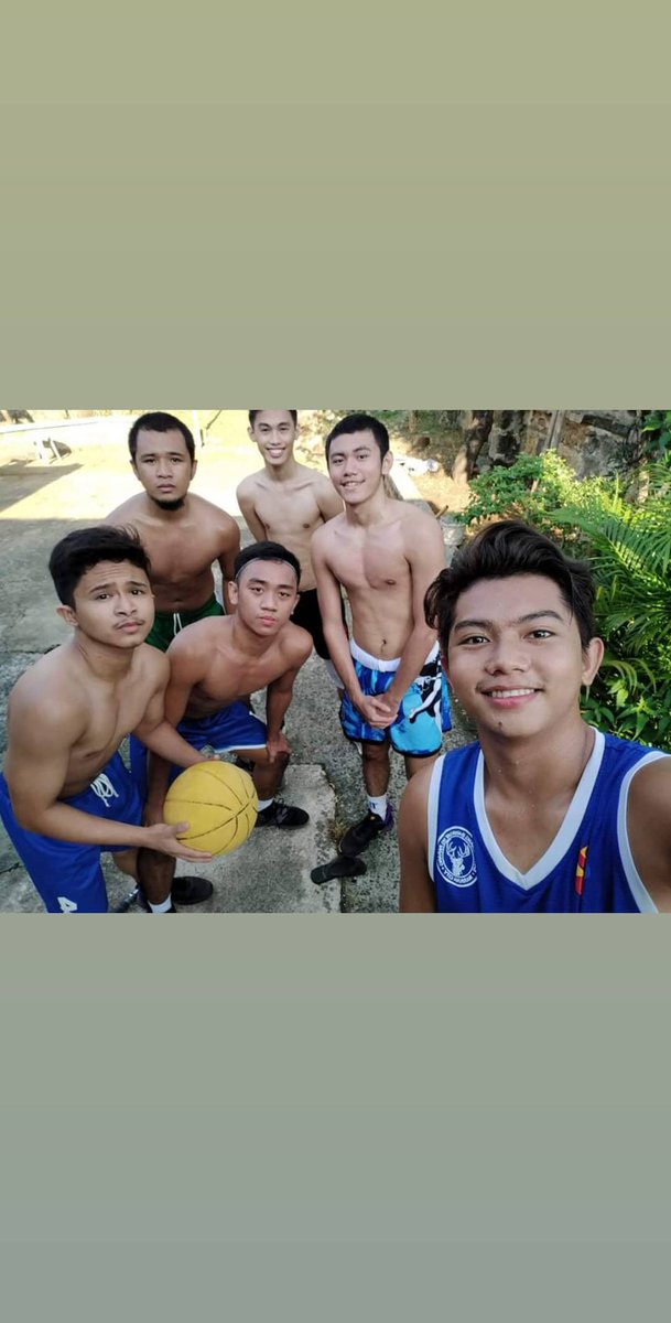 Chipilus1's tweet photo. Cute and hot teens https://t.co/pIsxY0LTyw