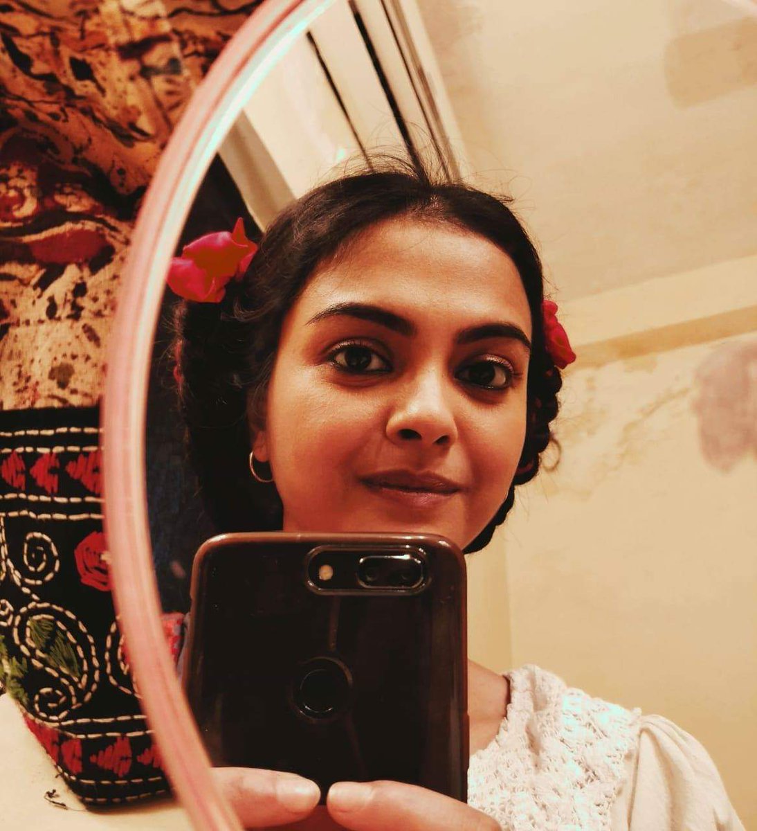 Solanki_Roy19's tweet photo. Selfie in between shots!

#ProthomaKadambini #StarJalsha #MonToSun #6pm https://t.co/PI18Klw5OO
